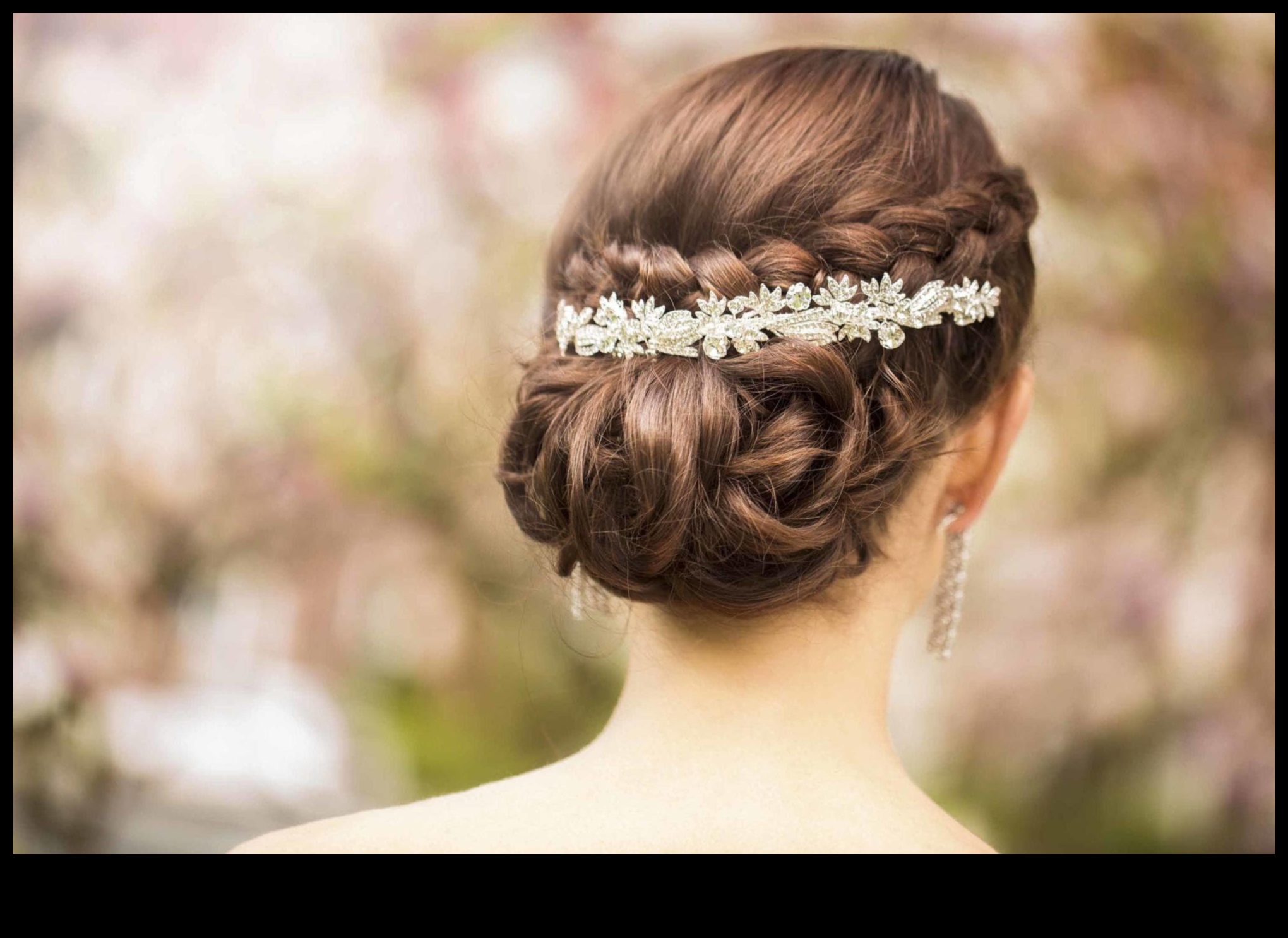 Renașterea romantică O abordare modernă a coafurilor lungi clasice 5 Renașterea romantică: revigorarea coafurilor lungi clasice cu o răsucire