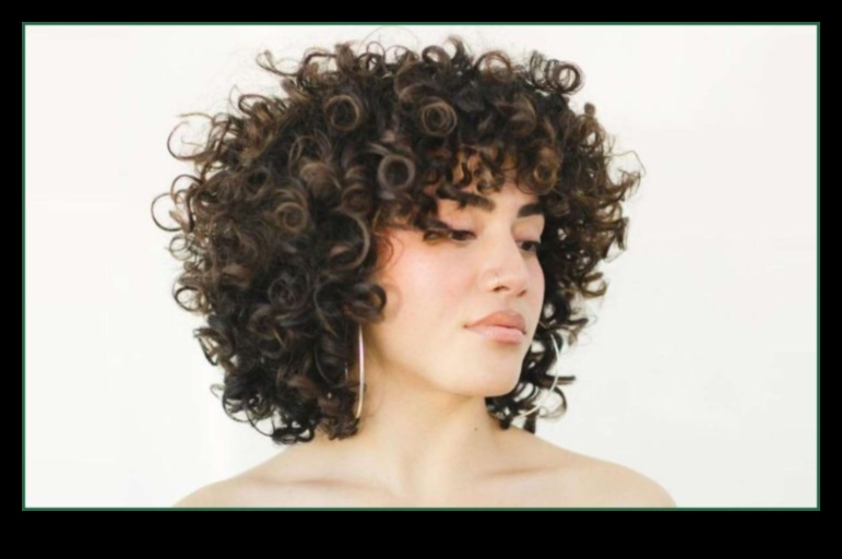 Curly Cascade Continuare: Frumusețe care curge în fiecare bucle în spirală