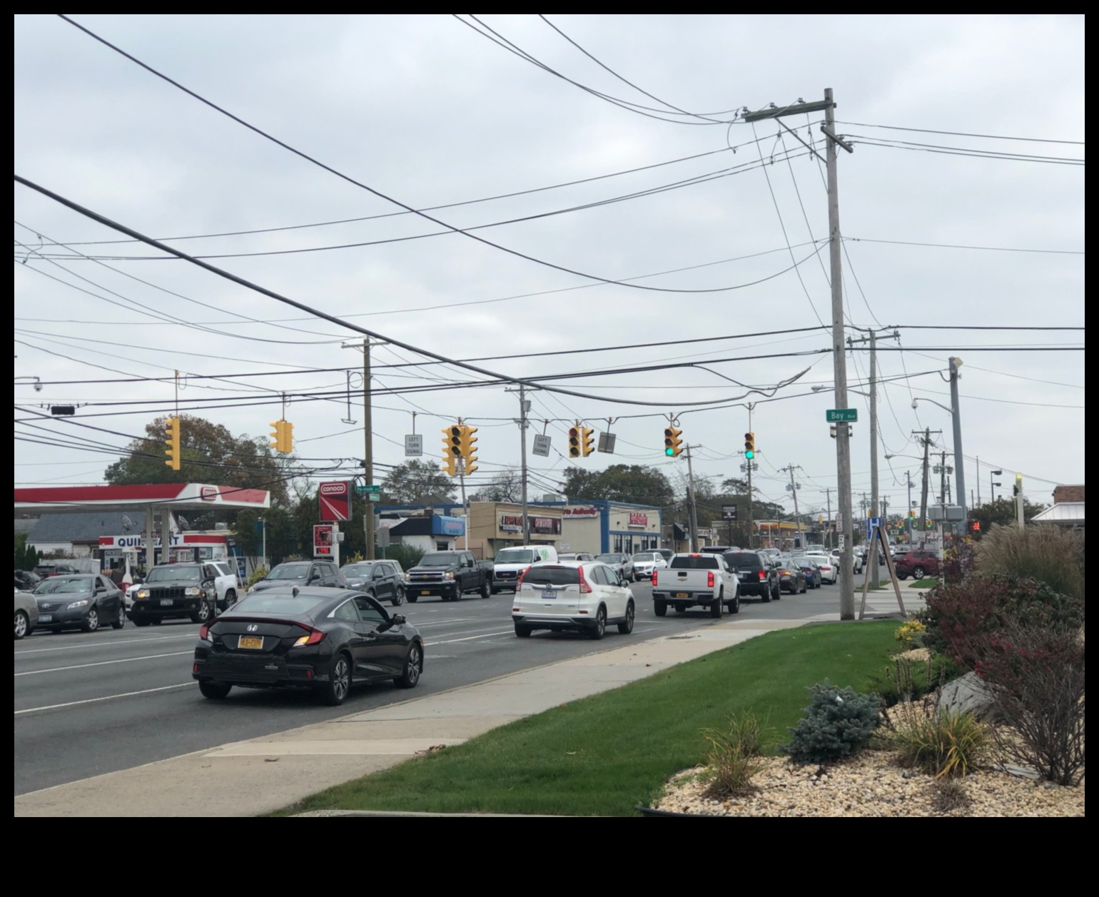 Armonii de autostradă: mișcarea sincronizată a dubelor pe șosea