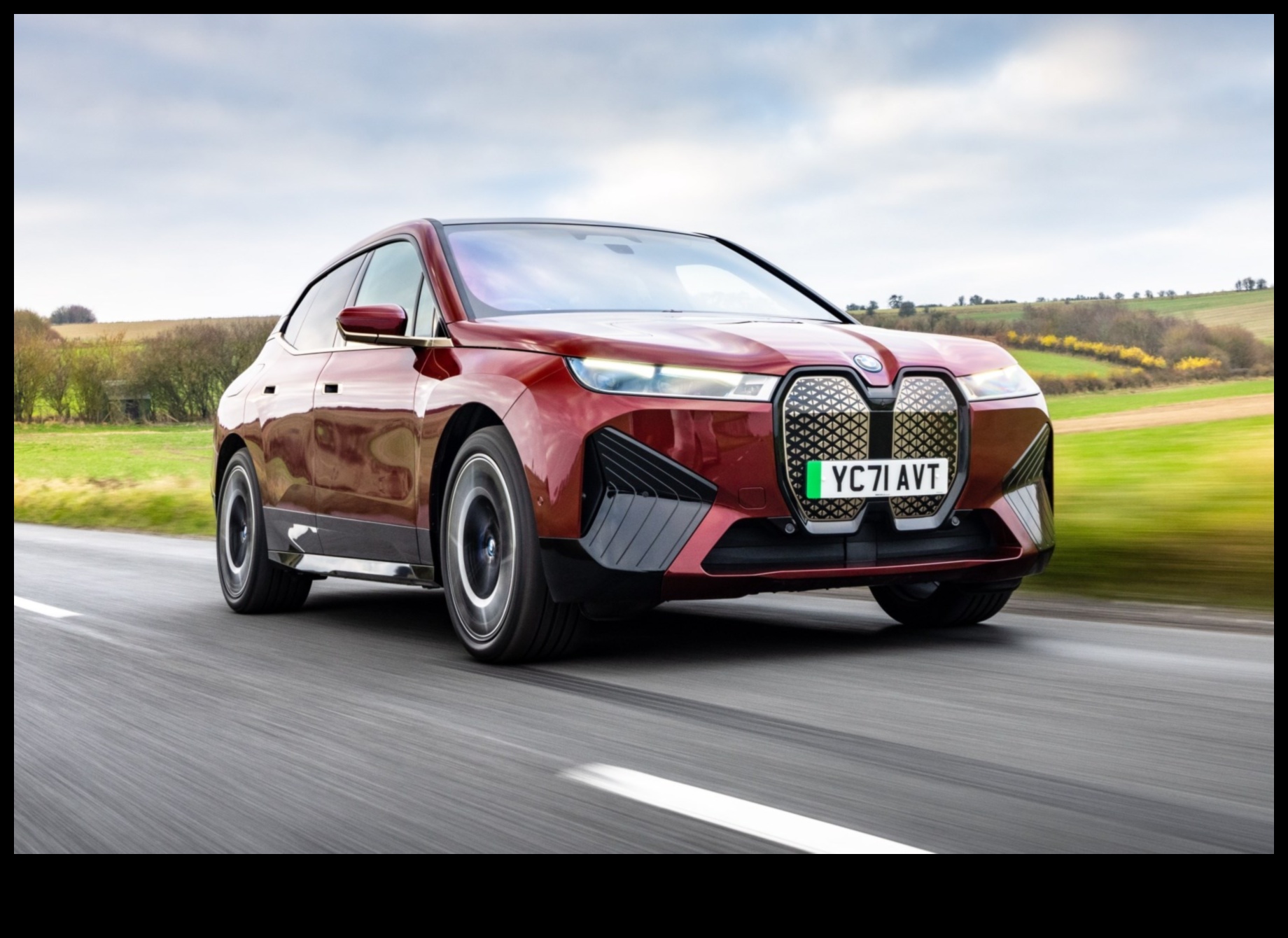 Electrice urbane: navigarea pe străzile orașului în vehicule electrice elegante