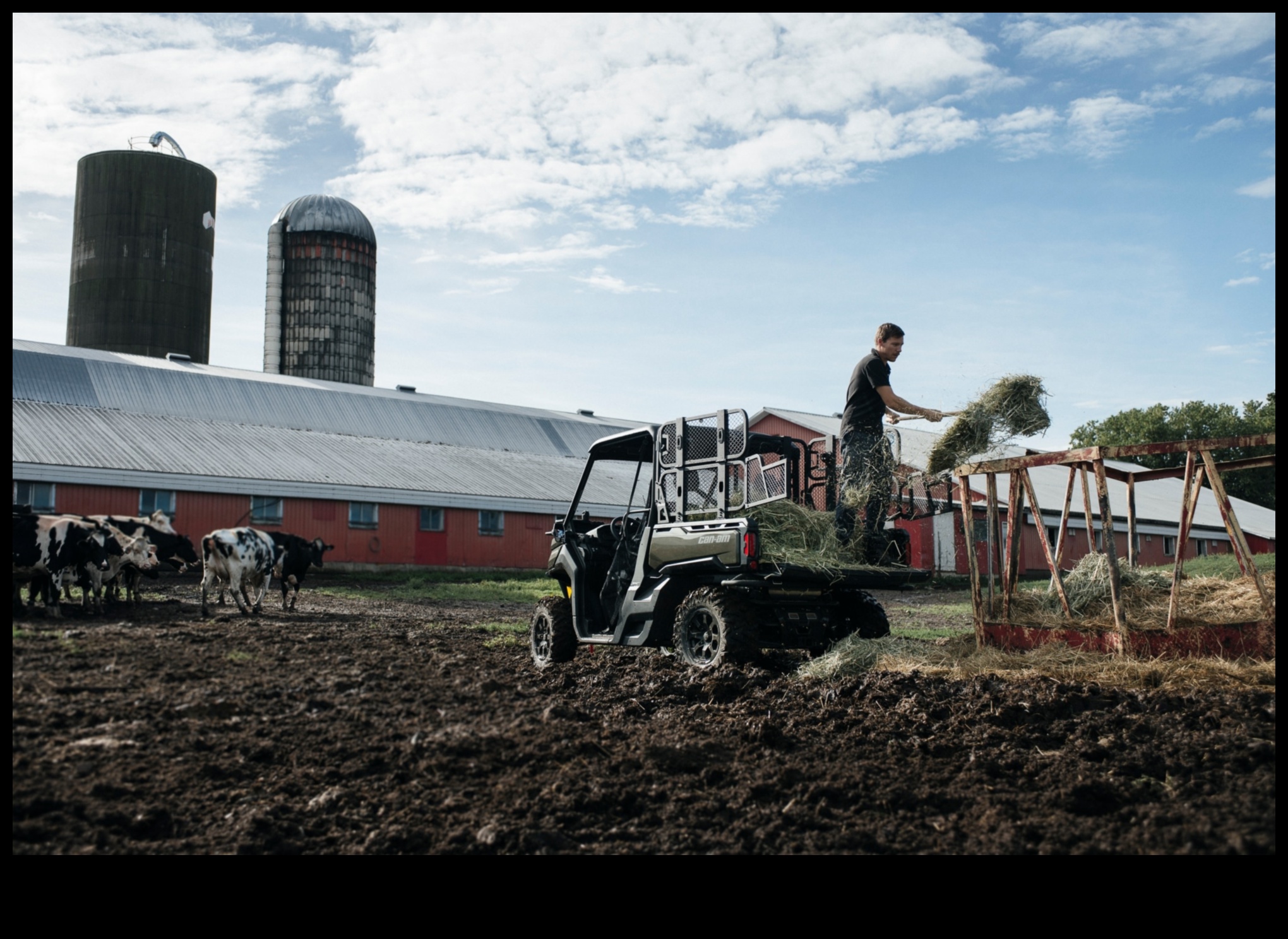 Plimbări în mediul rural Cum SUV-urile îi ajută pe fermieri să facă treaba 1 Plimbări rurale: Rolul agricol al SUV-urilor în zonele rurale